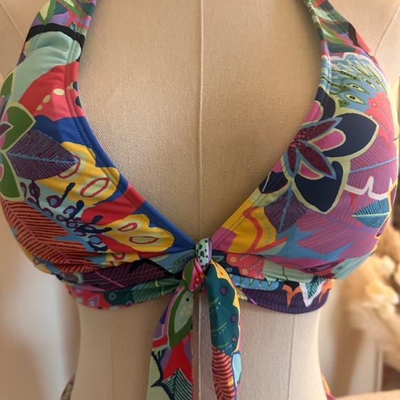 Bleu by Rod Beattie - Picture 2 of 9